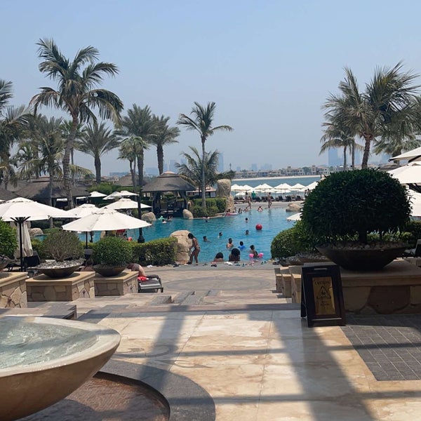 รูปภาพถ่ายที่ Sofitel Dubai The Palm Resort &amp; Spa โดย F เมื่อ 8/9/2023