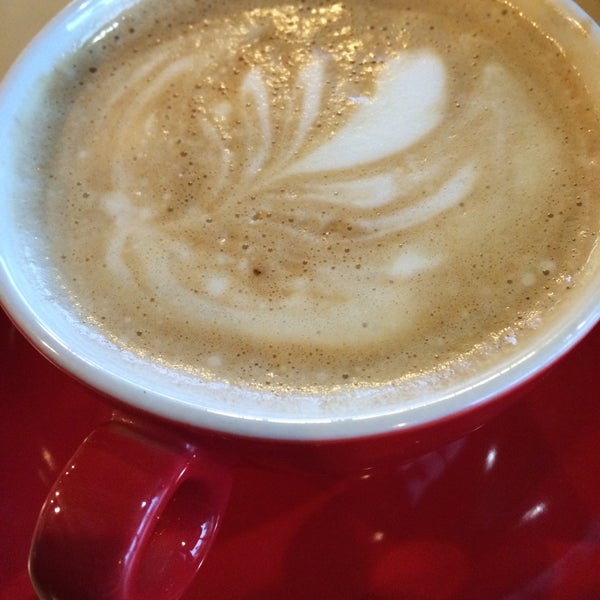 รูปภาพถ่ายที่ Swork Coffee Bar โดย SherylCT เมื่อ 3/22/2015