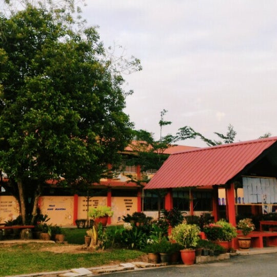 Sekolah Menengah Kebangsaan Padang Saujana Smkps