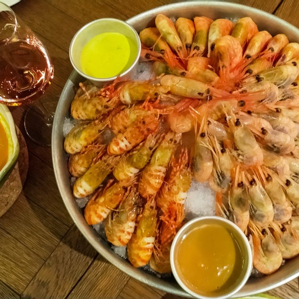 Foto scattata a Юнга Seafood &amp; Bar da Anna T. il 10/25/2018