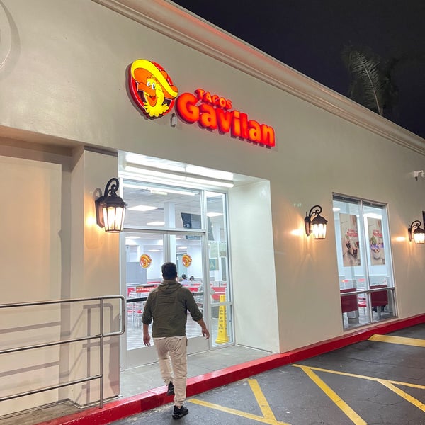 Tacos El Gavilan Restaurante mexicano en Downey