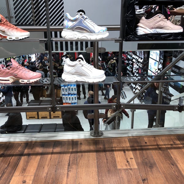 Foot Locker - Stadsdeel Centrum - Amsterdam, Noord-Holland