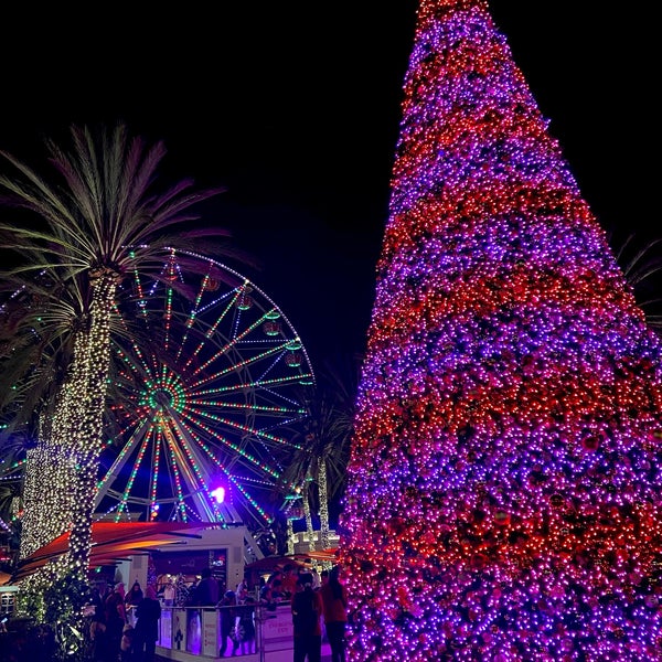 Foto tomada en Irvine Spectrum Center  por . el 12/1/2023