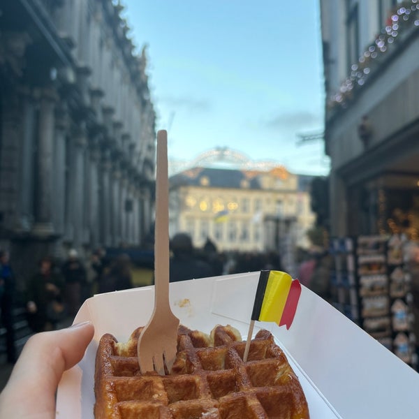 Decent waffle. If you’re a tourist reading this, believe me, The only way is to get a plain one 🤌
