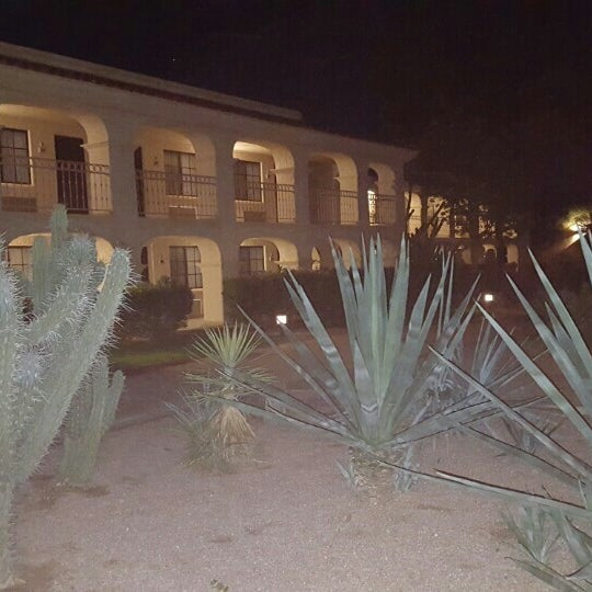 Photo taken at The Scottsdale Plaza Resort by TC Evrim T. on 11/19/2015