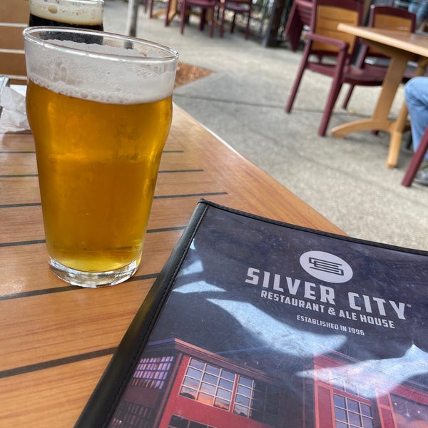 7/8/2021 tarihinde Hunter C.ziyaretçi tarafından Silver City Restaurant and Alehouse'de çekilen fotoğraf