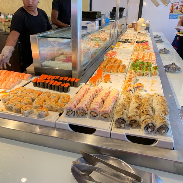 Photo taken at SanTo&#39;s Modern American Buffet &amp; Sushi by Ishak on 5/10/2019