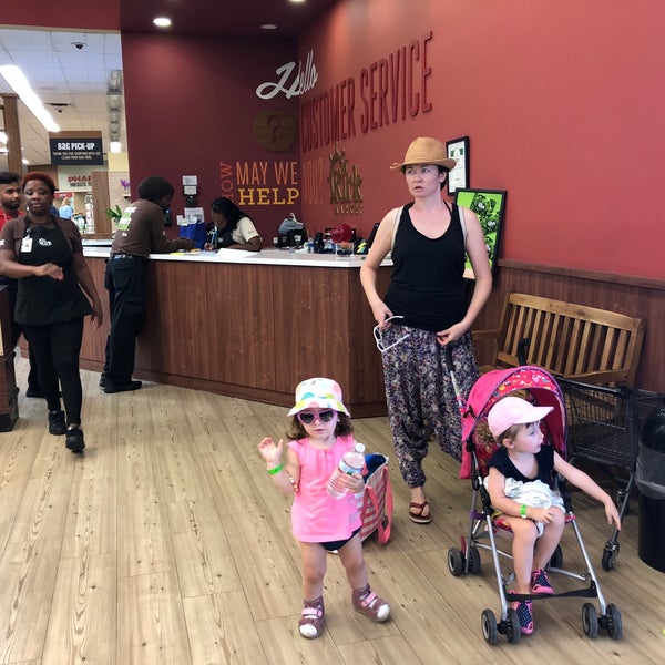 Kirk Market Town, Grand Cayman