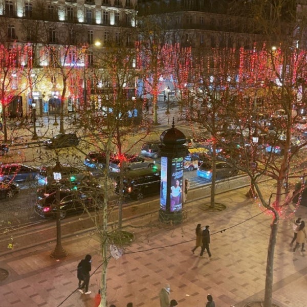 Das Foto wurde bei Fraser Suites Le Claridge Champs-Élysées von Al-Otaibi am 4/26/2022 aufgenommen