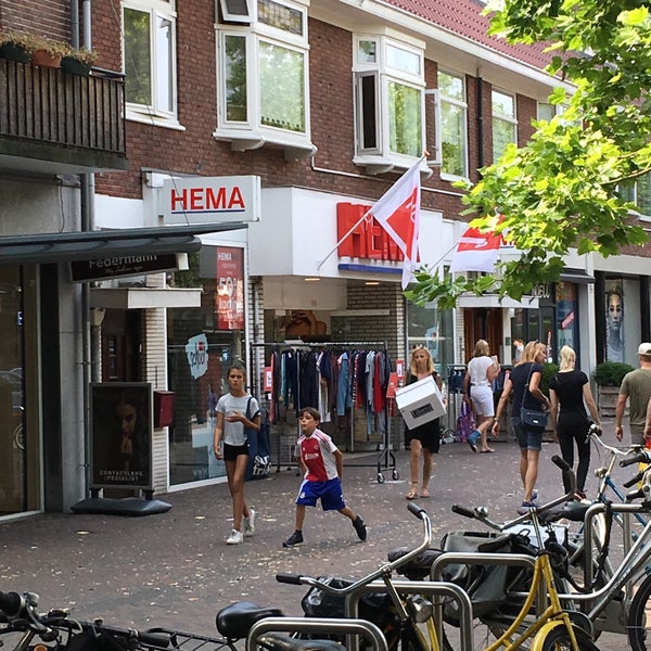 Photos at HEMA - 106 visitors