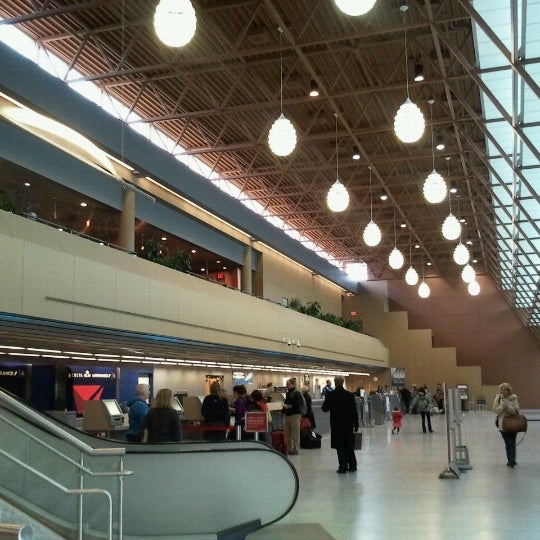 Fargo Hector International Airport (FAR) 57 tips