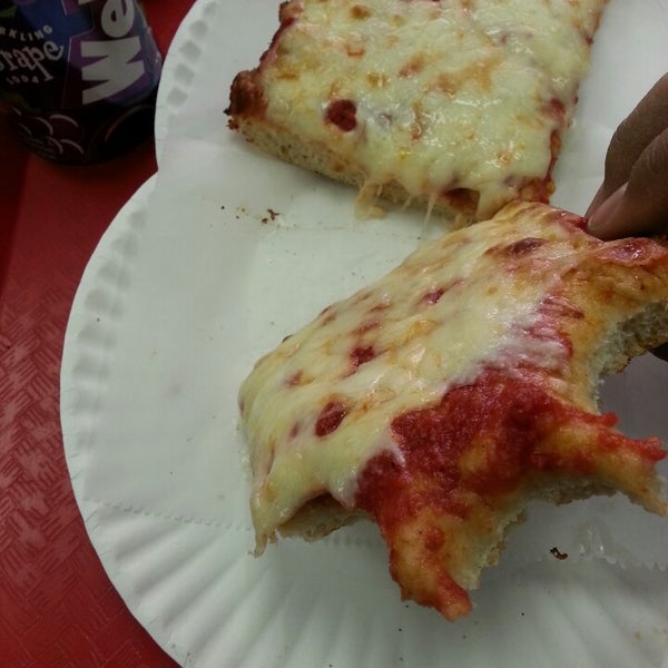 2/25/2013にJose L.がRoma Pizzaで撮った写真