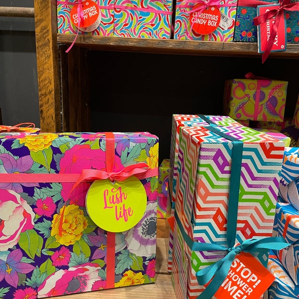 LUSH Bellevue Square 575 Bellevue Sq