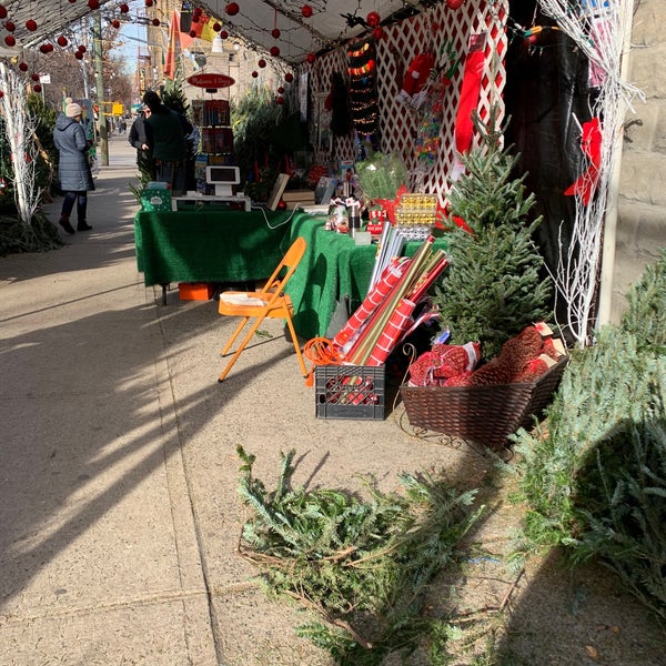 Das Foto wurde bei Bohemian Hall &amp; Beer Garden von Kimmie O. am 12/8/2019 aufgenommen