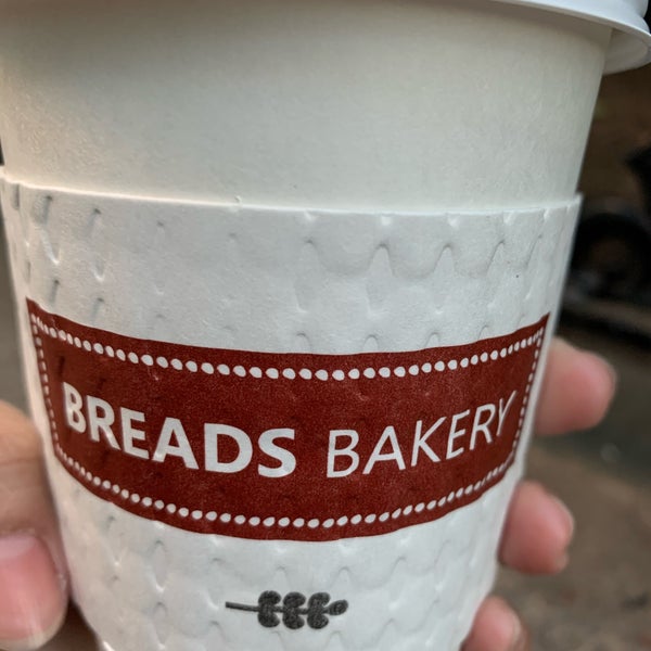 Foto diambil di Breads Bakery - Bryant Park Kiosk oleh Kimmie O. pada 11/9/2019