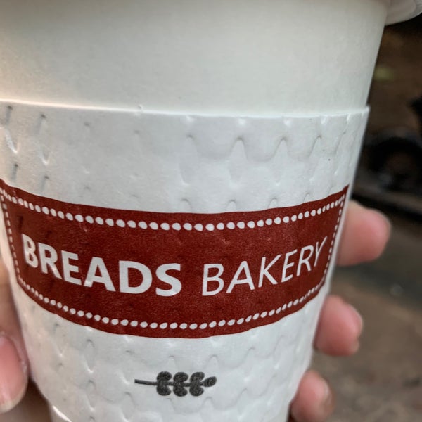 Foto diambil di Breads Bakery - Bryant Park Kiosk oleh Kimmie O. pada 11/8/2019
