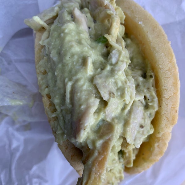 I’ve only ordered the Reina Pepiada Arepa aka The Queen. It’s their white arepa stuffed with chicken in an avocado, cilantro, lime juice & mayo concoction. There are huge chunks of chicken in there!