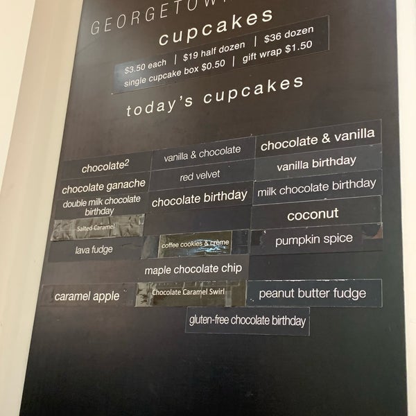 Photo taken at Georgetown Cupcake by Kimmie O. on 11/3/2019