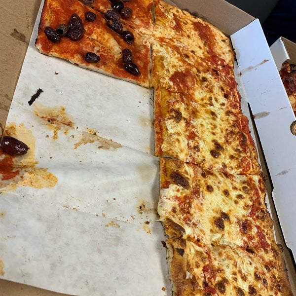 Снимок сделан в Adrienne&#39;s Pizza Bar пользователем Kimmie O. 9/23/2019