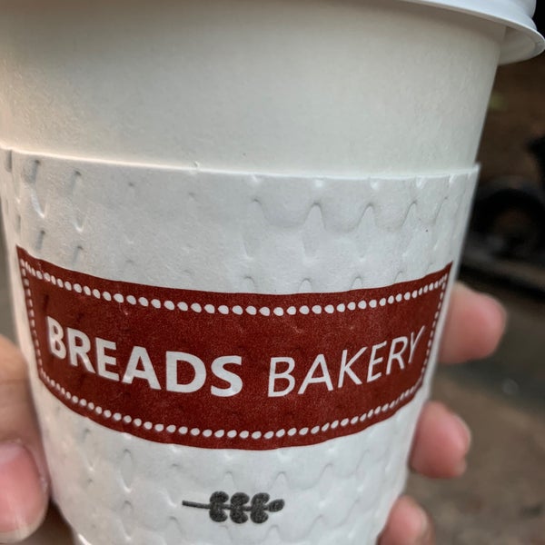 Photo taken at Breads Bakery - Bryant Park Kiosk by Kimmie O. on 11/8/2019