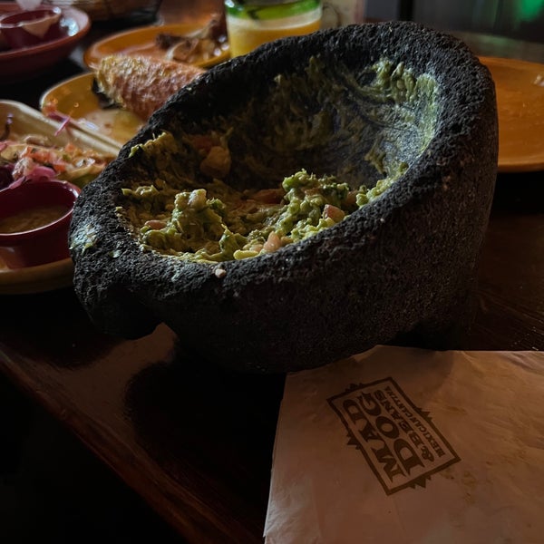 5/2/2023 tarihinde Kimmie O.ziyaretçi tarafından Mad Dog &amp; Beans Mexican Cantina'de çekilen fotoğraf