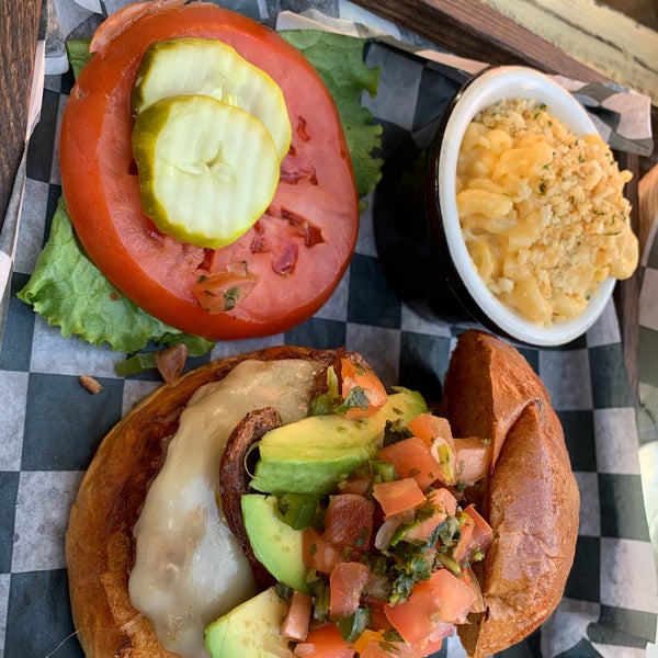 Order their Spanish Queen burger (beef patty, chorizo, pepper jack cheese, pico de gallo & avocado). It comes with fries. Upgrading to Mac & cheese is $3 extra, skip it. Stick with the fries!