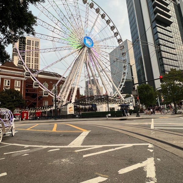 7/17/2023 tarihinde Kimmie O.ziyaretçi tarafından SkyView Atlanta'de çekilen fotoğraf