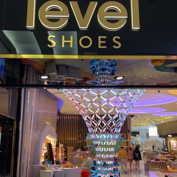 Photo taken at Level Shoes by Wsudairi on 1/22/2022
