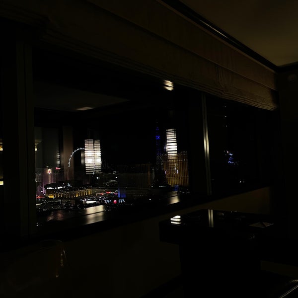 Foto diambil di Vdara Hotel &amp; Spa oleh F Alnamlah pada 1/21/2023