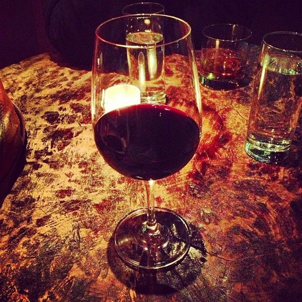 10/5/2012にUber S.がPoco Wine + Spiritsで撮った写真