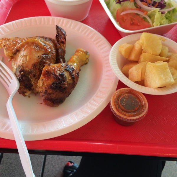 Photo taken at Dodo&#39;s Chicken by Lisa K. on 8/27/2014