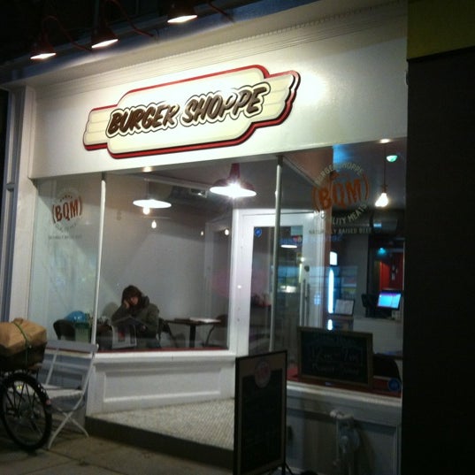 Photo taken at Burger Shoppe by Agnes L. on 11/15/2012