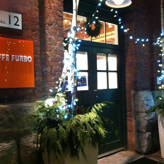 Снимок сделан в Caffe Furbo пользователем Agnes L. 12/6/2012