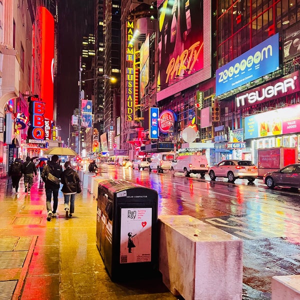 Снимок сделан в MOXY NYC Times Square пользователем Coen v. 10/4/2022