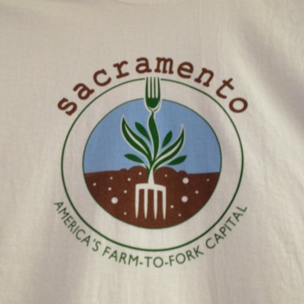 T-shirt promoting farm-to-fork.