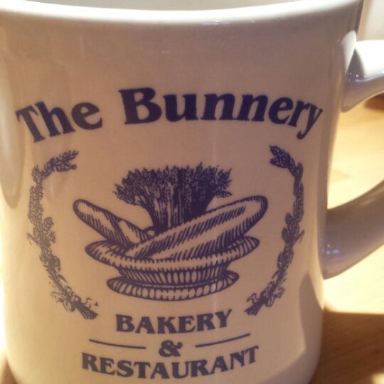 Foto tirada no(a) The Bunnery Bakery &amp; Restaurant por Cheryl A. em 5/17/2014