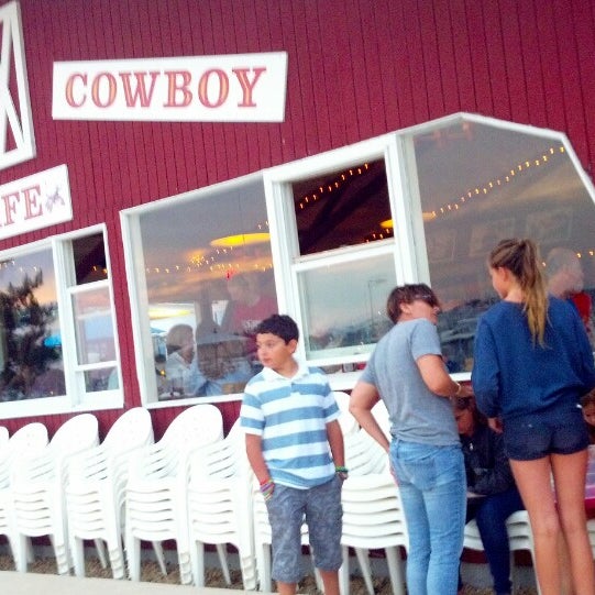 Photo taken at Rick&#39;s Crabby Cowboy Cafe by jose b. on 8/28/2013