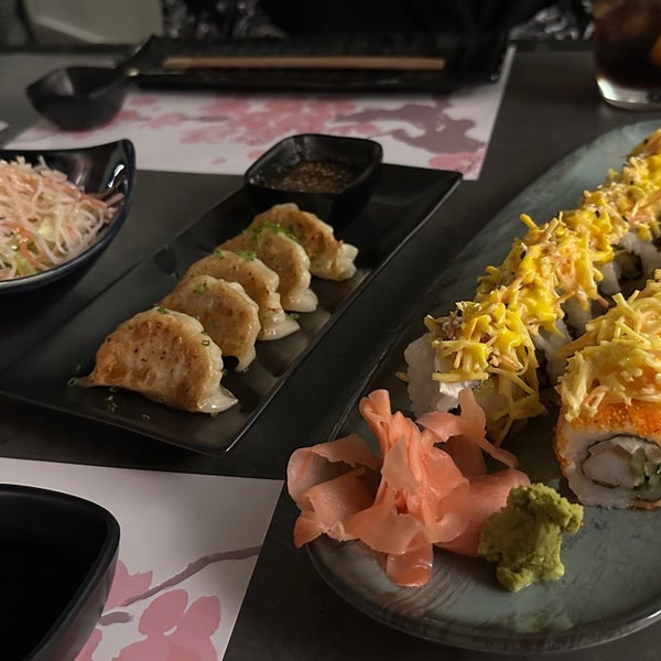 Foto diambil di Finding Sushi oleh HIND pada 5/7/2024