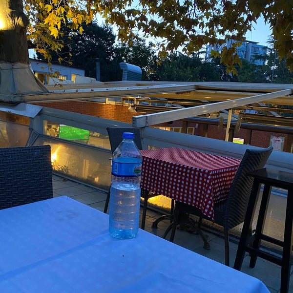 Photo prise au Şirnaz Ocakbaşı Restaurant par KARA .. le9/19/2021