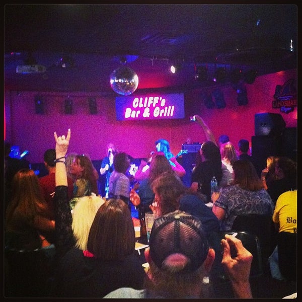 Foto tirada no(a) Cliff&#39;s Bar And Grill por Goldie N. em 4/14/2013