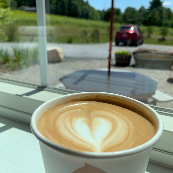 Photo prise au Vermont Artisan Coffee &amp; Tea Co par Pradeep K. le7/24/2021