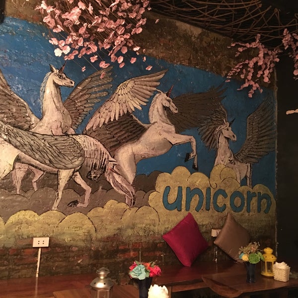 Foto tirada no(a) The Unicorn Pub por Michelle T. em 4/29/2017
