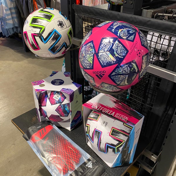 adidas sm north edsa