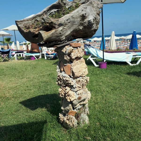 Foto diambil di Tırmata Beach Club oleh Derya O. pada 8/1/2021