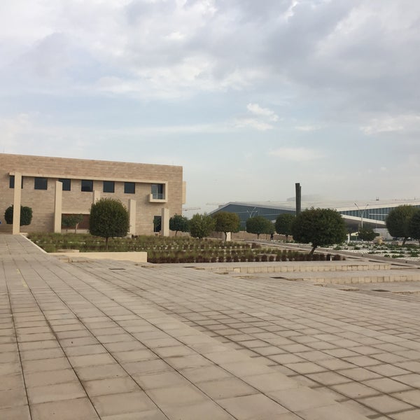 Кампус университета катара. Университет карнеги меллон филиал в катаре. Carnegie mellon in qatar. Carnegie mellon university qatar. Carnegie mellon university qatar.