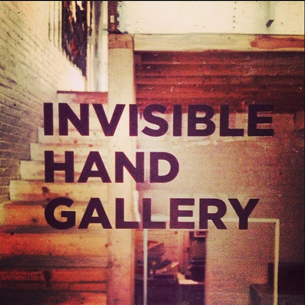2/11/2013 tarihinde Adam S.ziyaretçi tarafından The Invisible Hand Gallery'de çekilen fotoğraf