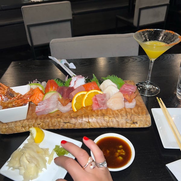 Foto diambil di Japonessa Sushi Cocina oleh Maria J. pada 3/22/2022