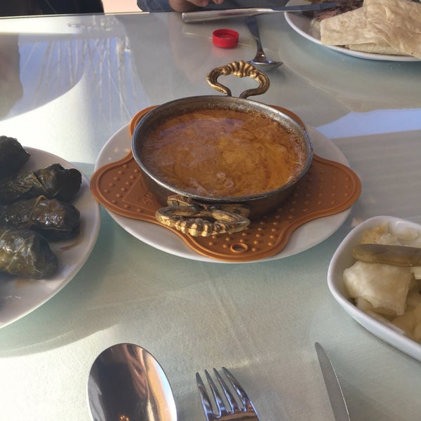 Foto diambil di Yeşil Ayder Restaurant oleh Aysenur U. pada 1/18/2019