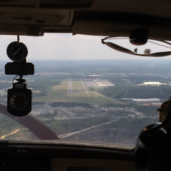 Снимок сделан в Concord Regional Airport (JQF) пользователем Michael S. 5/16/2015
