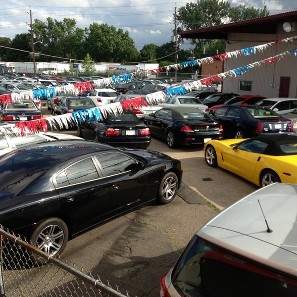 Foto scattata a NJ State Auto Used Cars in Jersey City - Car Dealer da NJ State Auto Used Cars J. il 7/8/2013